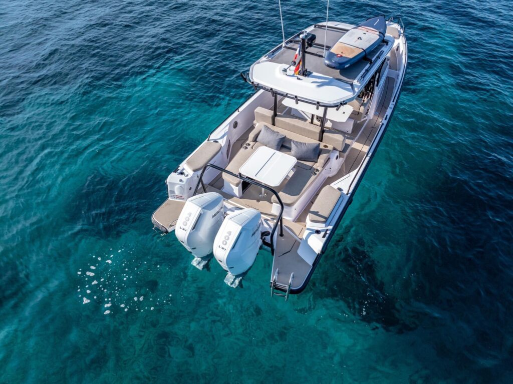 2025-axopar-37-sun-top-power-9419359-20241212232920822-1_XLARGE